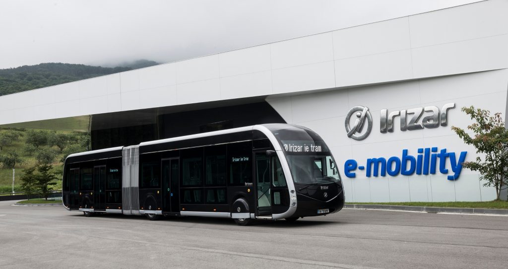 Harminc Irizar elektromos csuklóst vásárol Valladolid