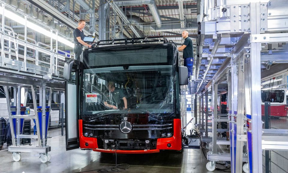 A Daimler Truck AG leépítené a buszgyártást Mannheimben
