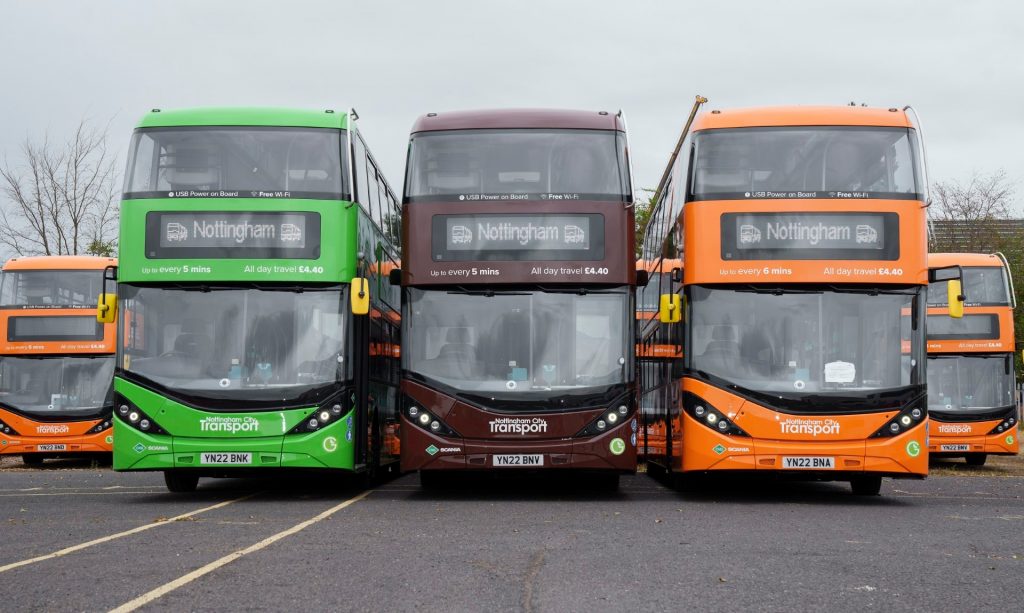 Folytatja a biogázzal hajtott emeletes buszok beszerzését Nottingham