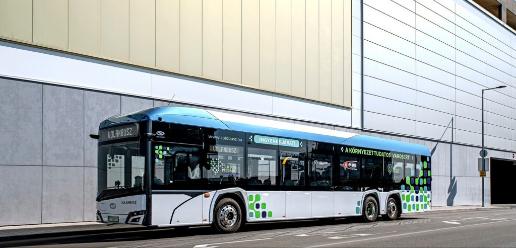 Háromtengelyes Solaris villanybuszt állít forgalomba a Volánbusz
