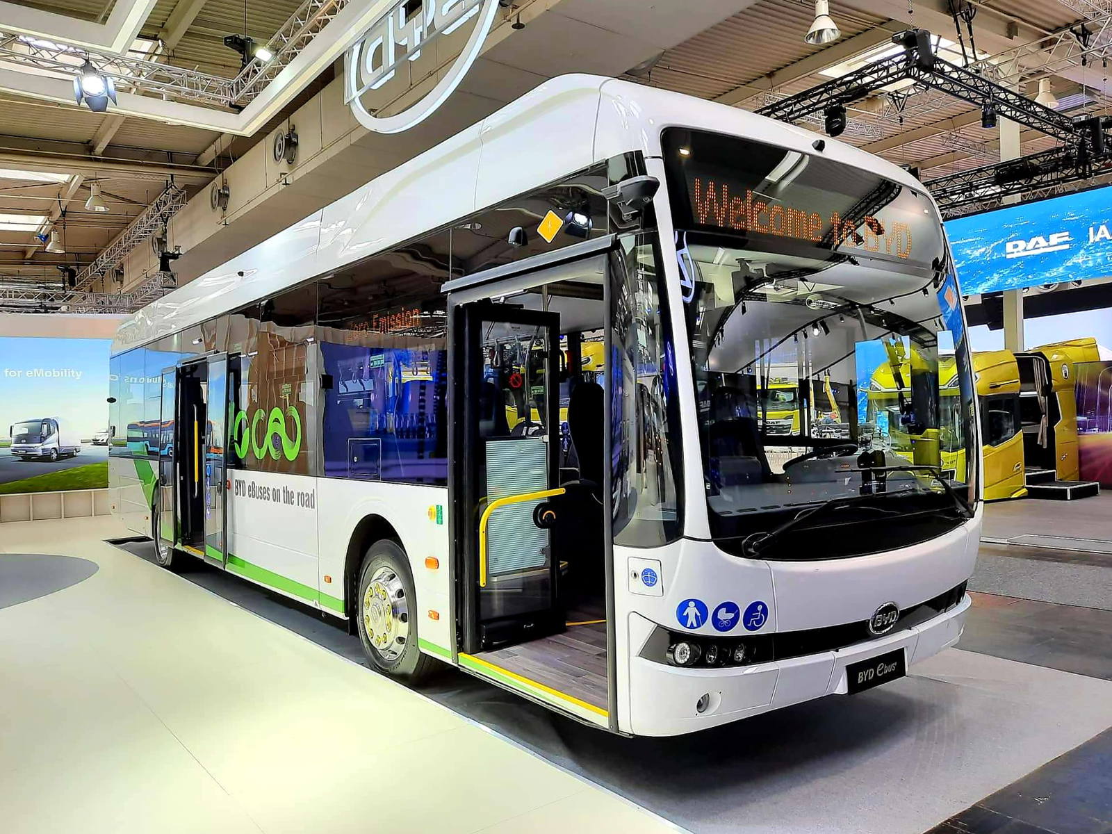 Padlóba integrált akkukkal érkezik a BYD új autóbusz platformja