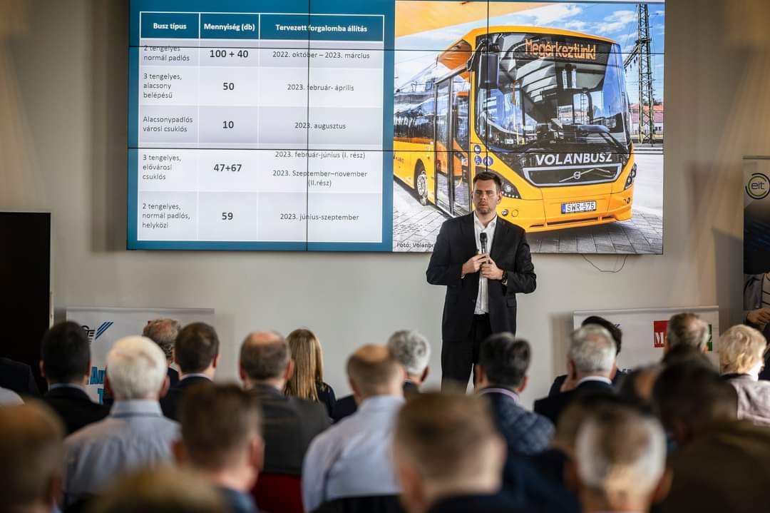 Vitézy Dávid: még mindig 728 húsz évnél idősebb jármű fut a Volánbusznál