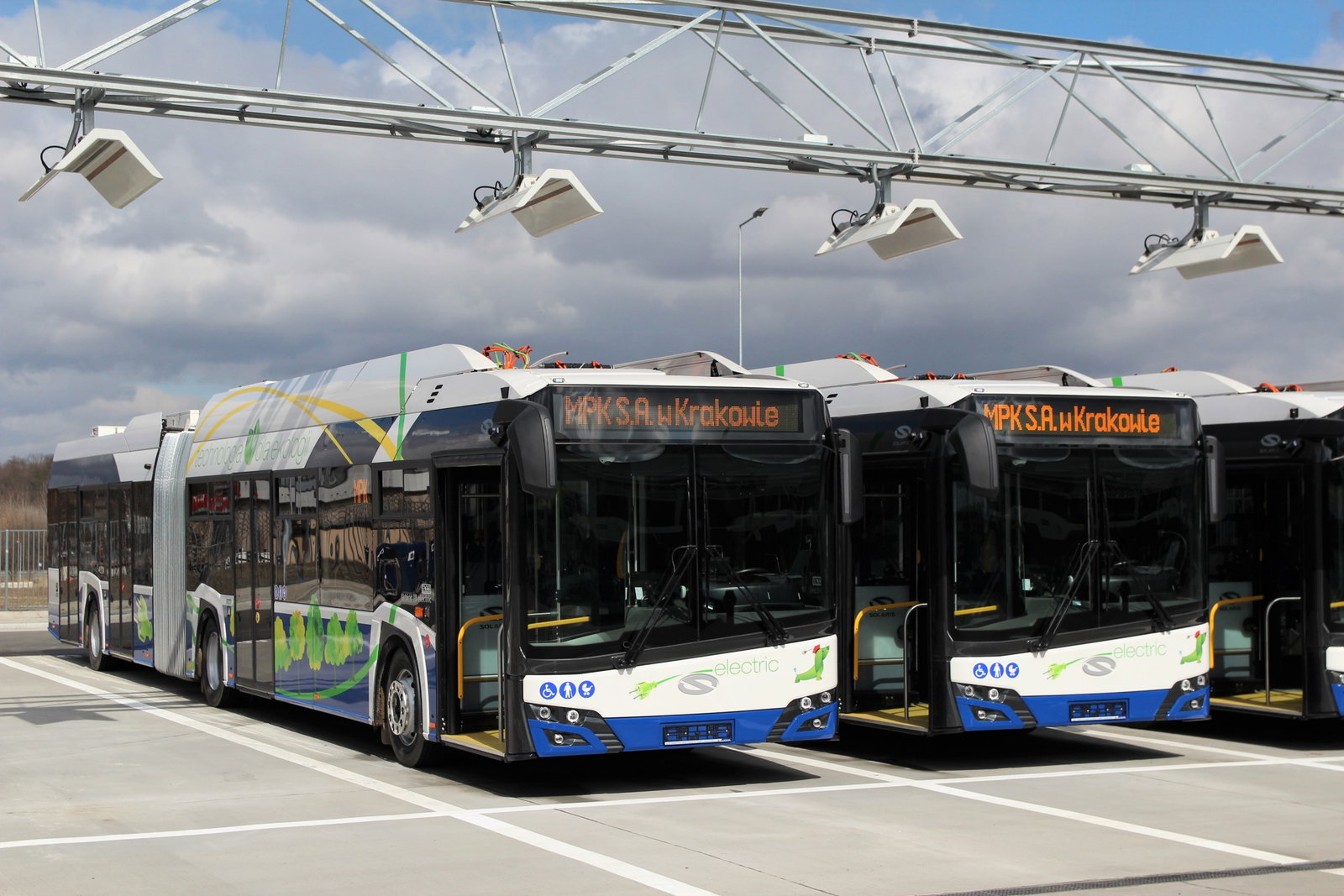 Újabb 18 csuklós Urbino villanybuszt szállíthat a Solaris Krakkóba