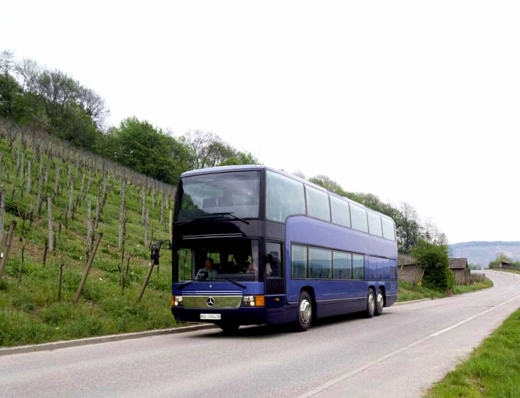Mercedes-Benz O404 DD: égbetörő csillagos álmok