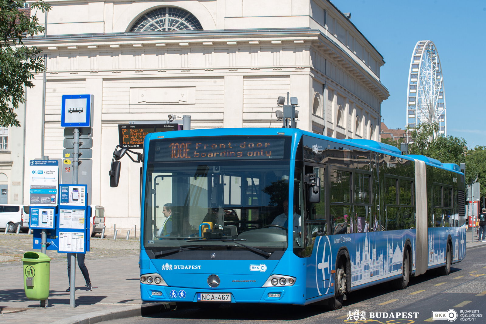 Új digitális fizetési módot tesztel a BKK jövőre a 100E repülőtéri gyorsjáraton