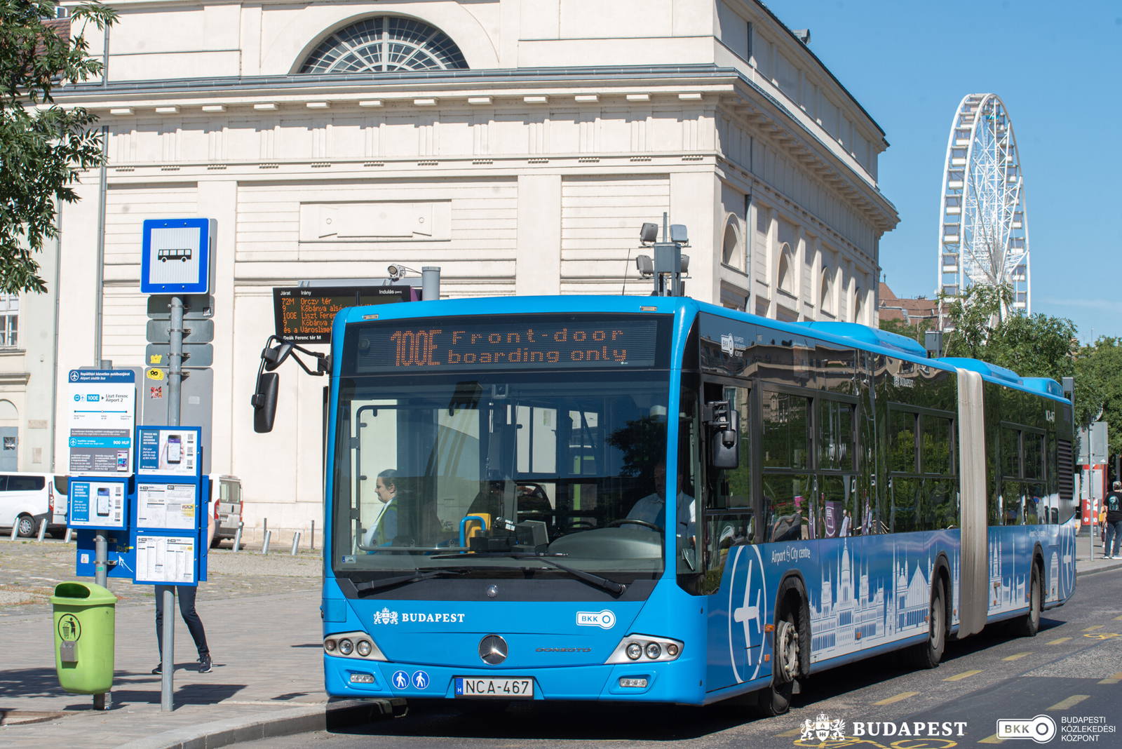 Új digitális fizetési módot tesztel a BKK jövőre a 100E repülőtéri gyorsjáraton