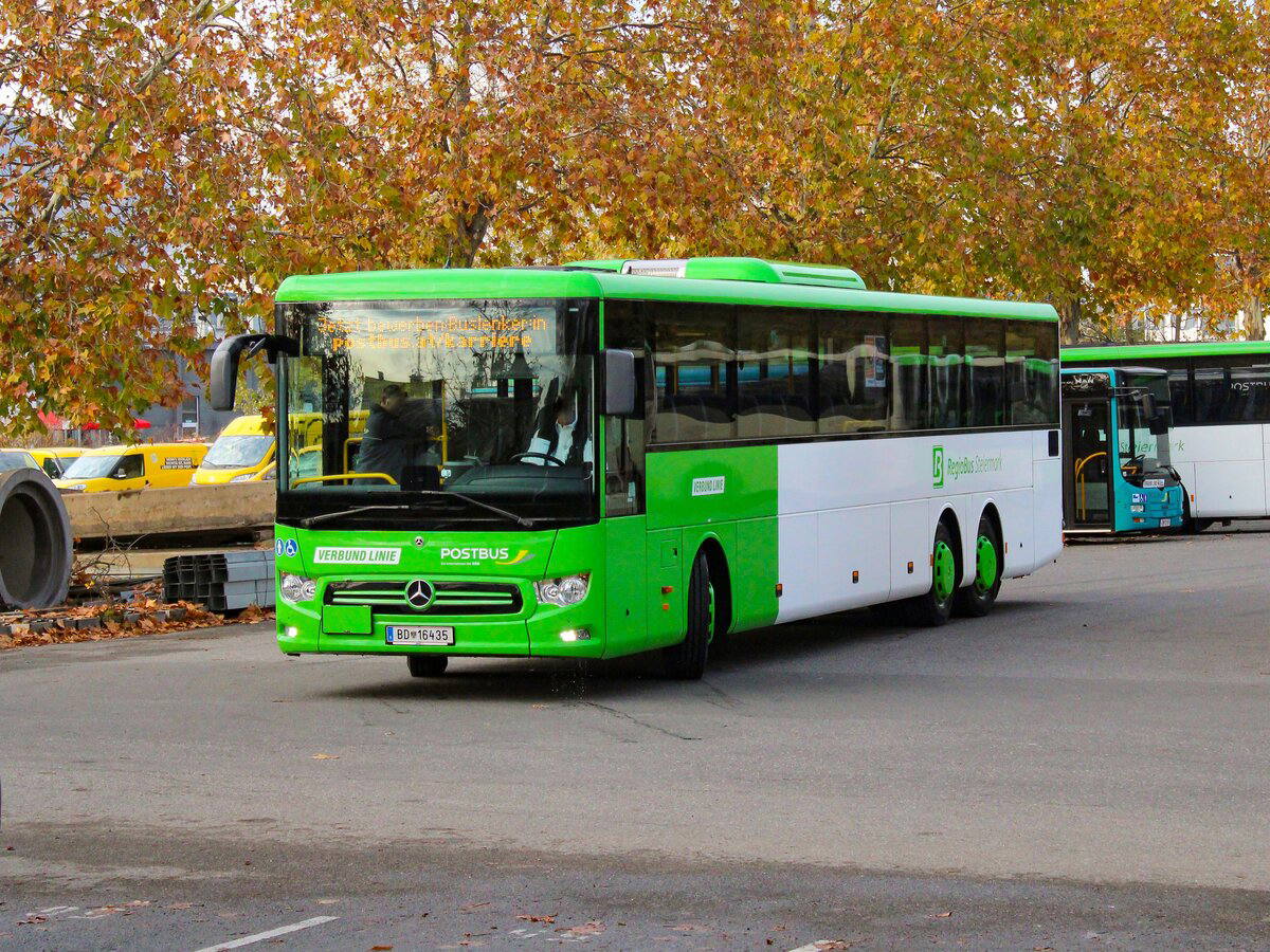 Negyvennyolc háromtengelyes Intourót állított forgalomba az ÖBB Postbus