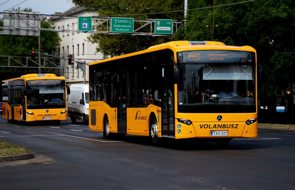 Akár 15%-os béremelésre is számíthatnak idén az állami közszolgáltatók munkavállalói