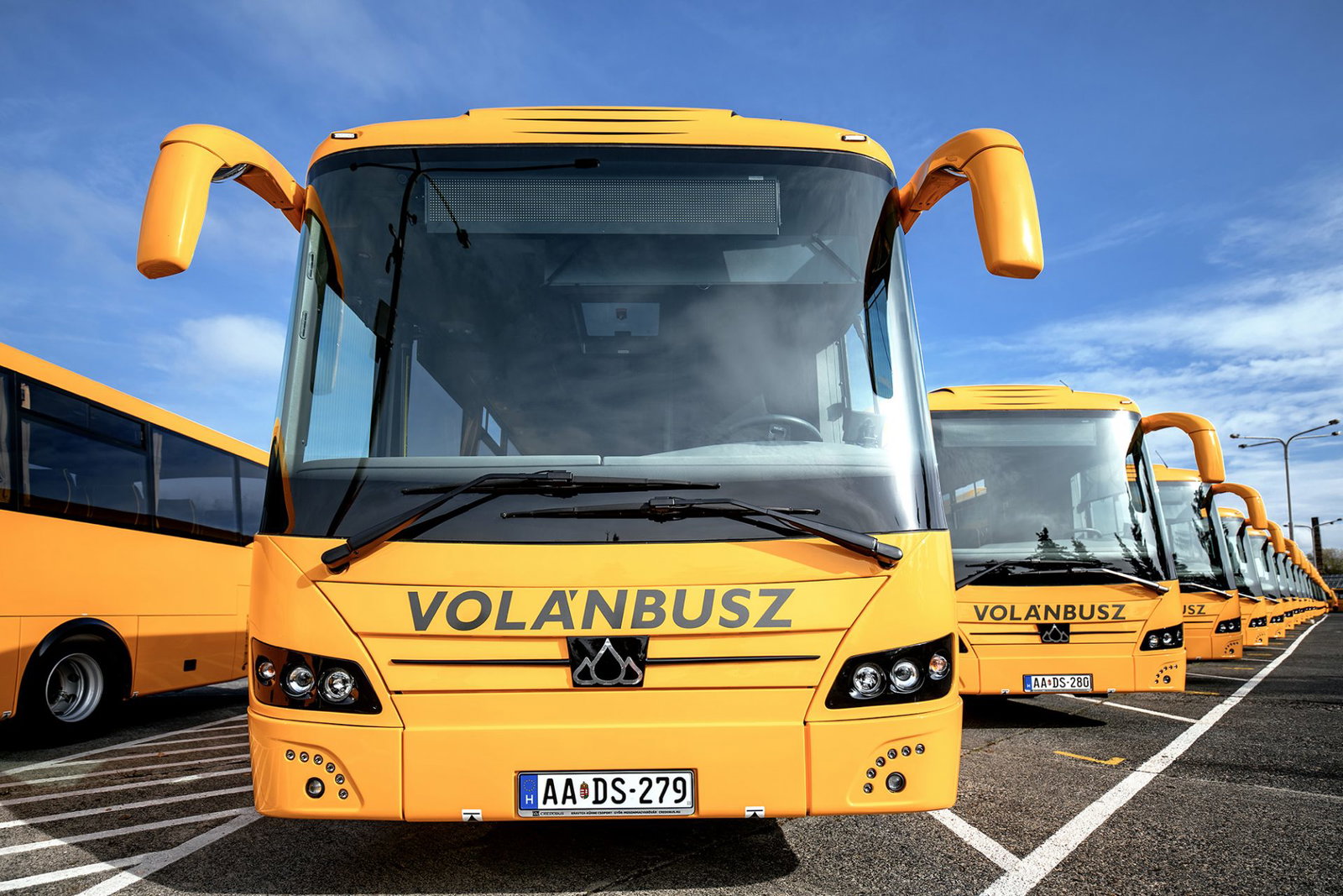 Száz új Credobus Inovellt állított forgalomba a Volánbusz országszerte