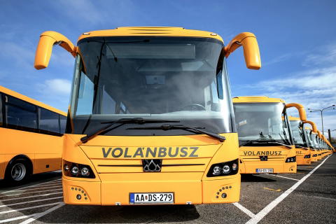 Száz új Credobus Inovellt állított forgalomba a Volánbusz országszerte