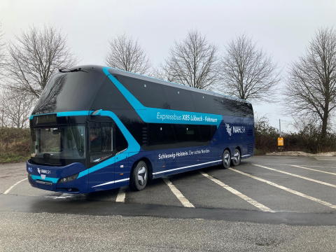 Vonatpótlás magas szinten – hat darab Neoplan Skyliner segítségével