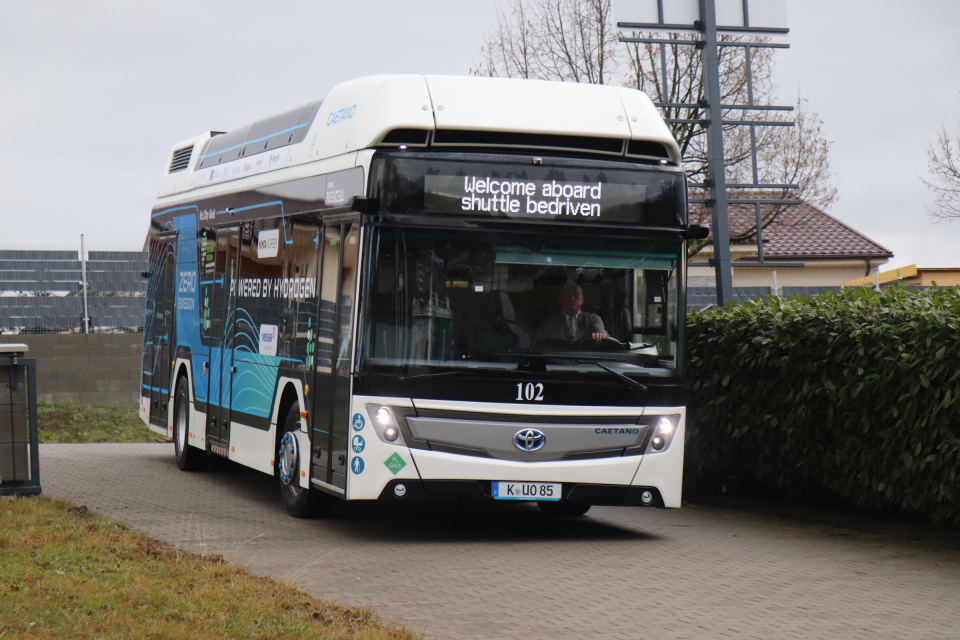 Három napig tesztelik Pakson a CaetanoBus és a Toyota közös hidrogénbuszát