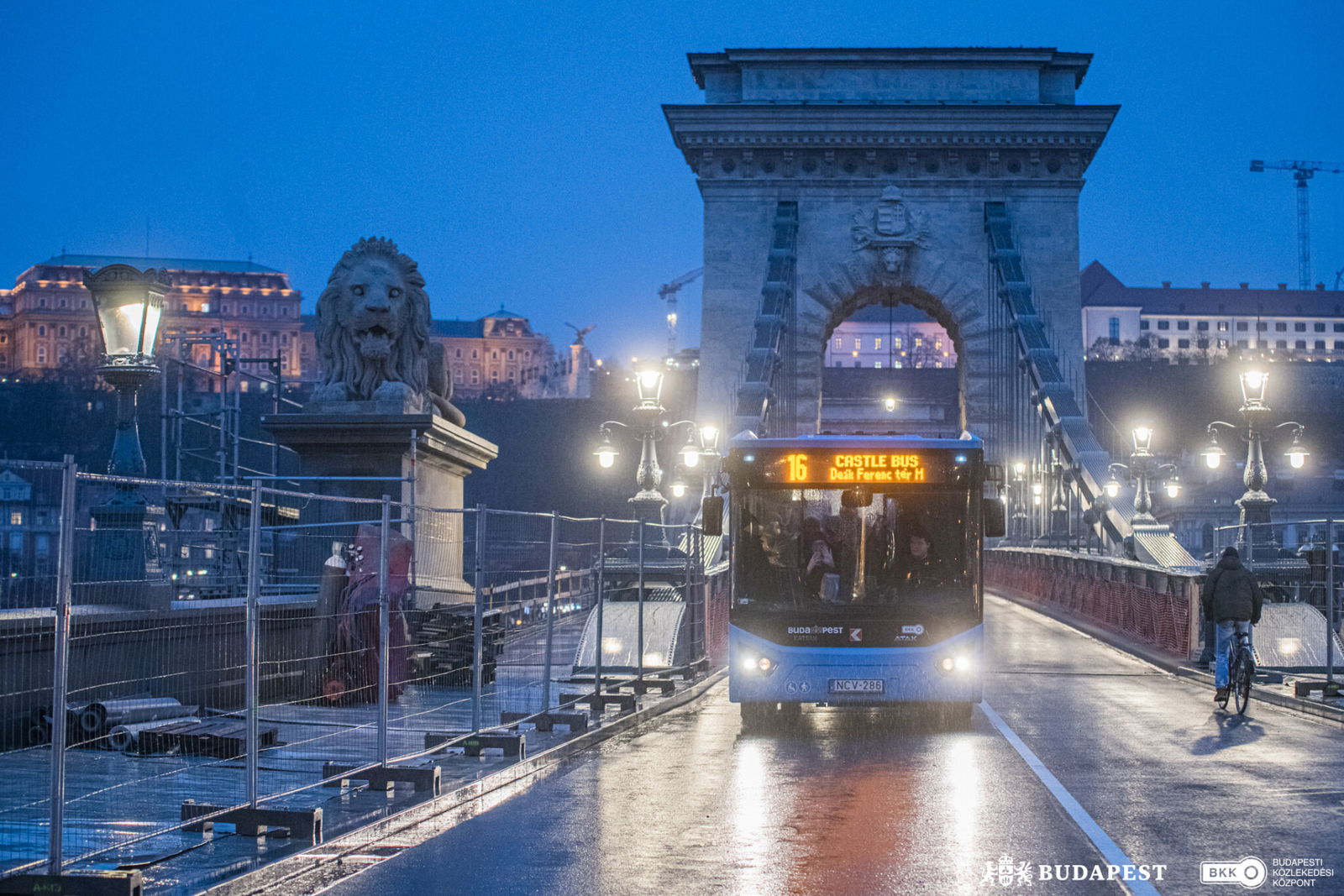 Sűríti járatait a BKK a Lánchídon