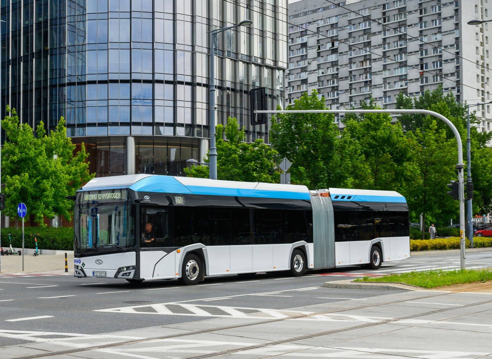 Megérkezett az első megrendelés a Solaris csuklós hidrogénbuszára