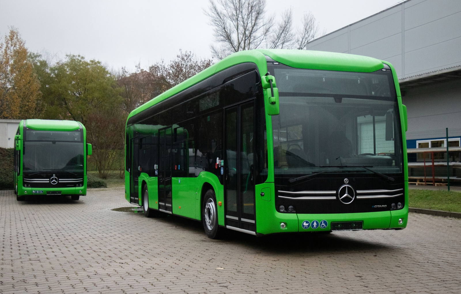 A hétvégétől már utasforgalomban is lehet találkozni a Tüke Busz eCitaróival