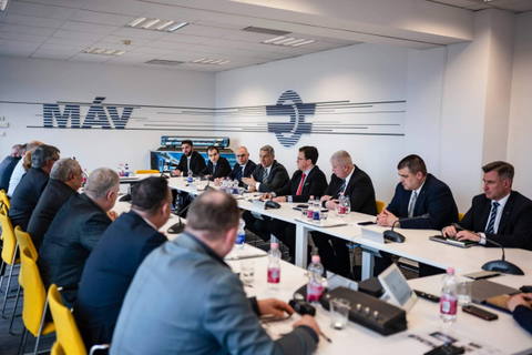 Megállapodással zárult a bértárgyalás-sorozat a MÁV-Volán-csoportnál