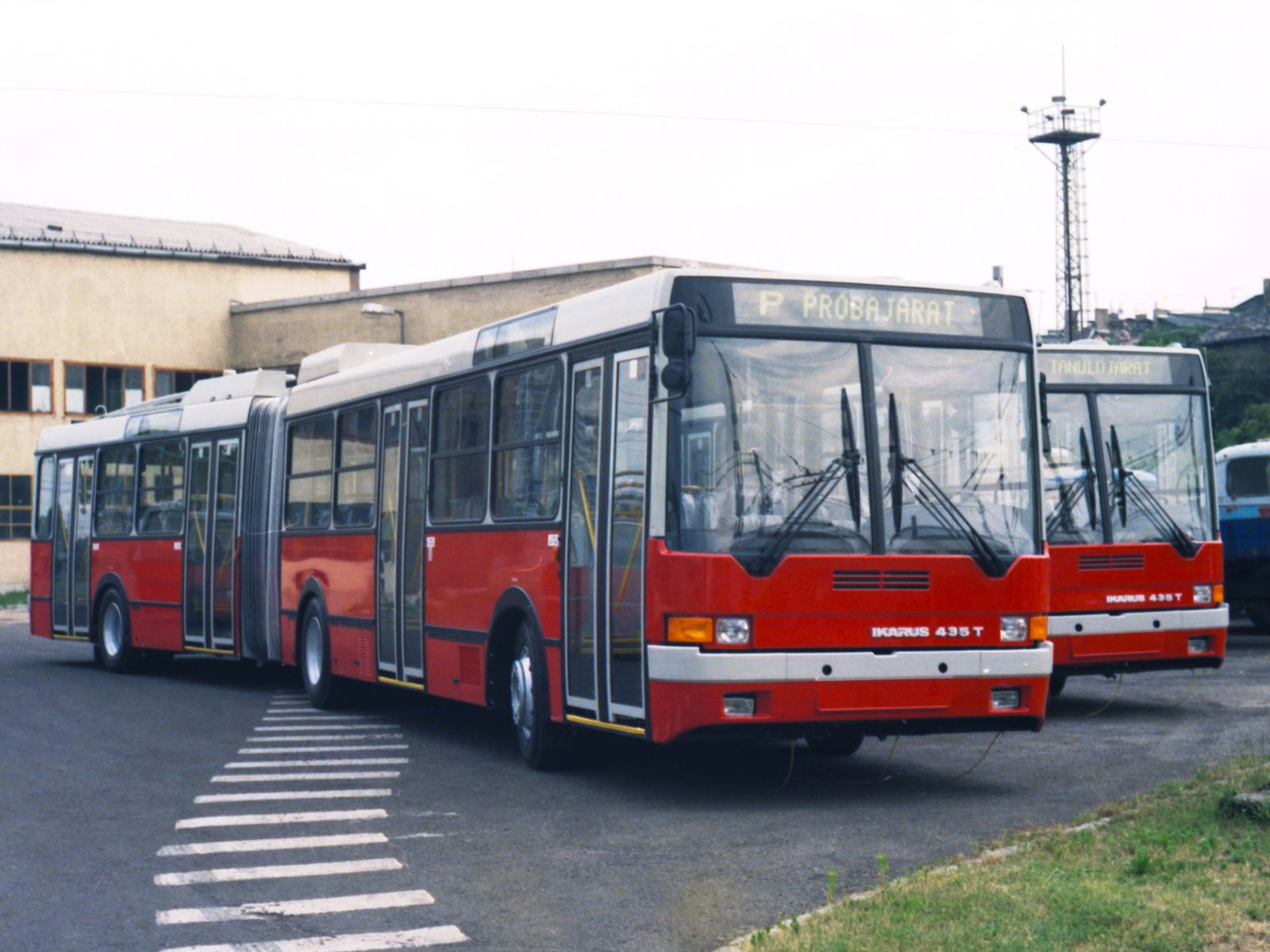 Elbúcsúztatja Ikarus 435T és MAN NGE 152 trolibuszait a BKV