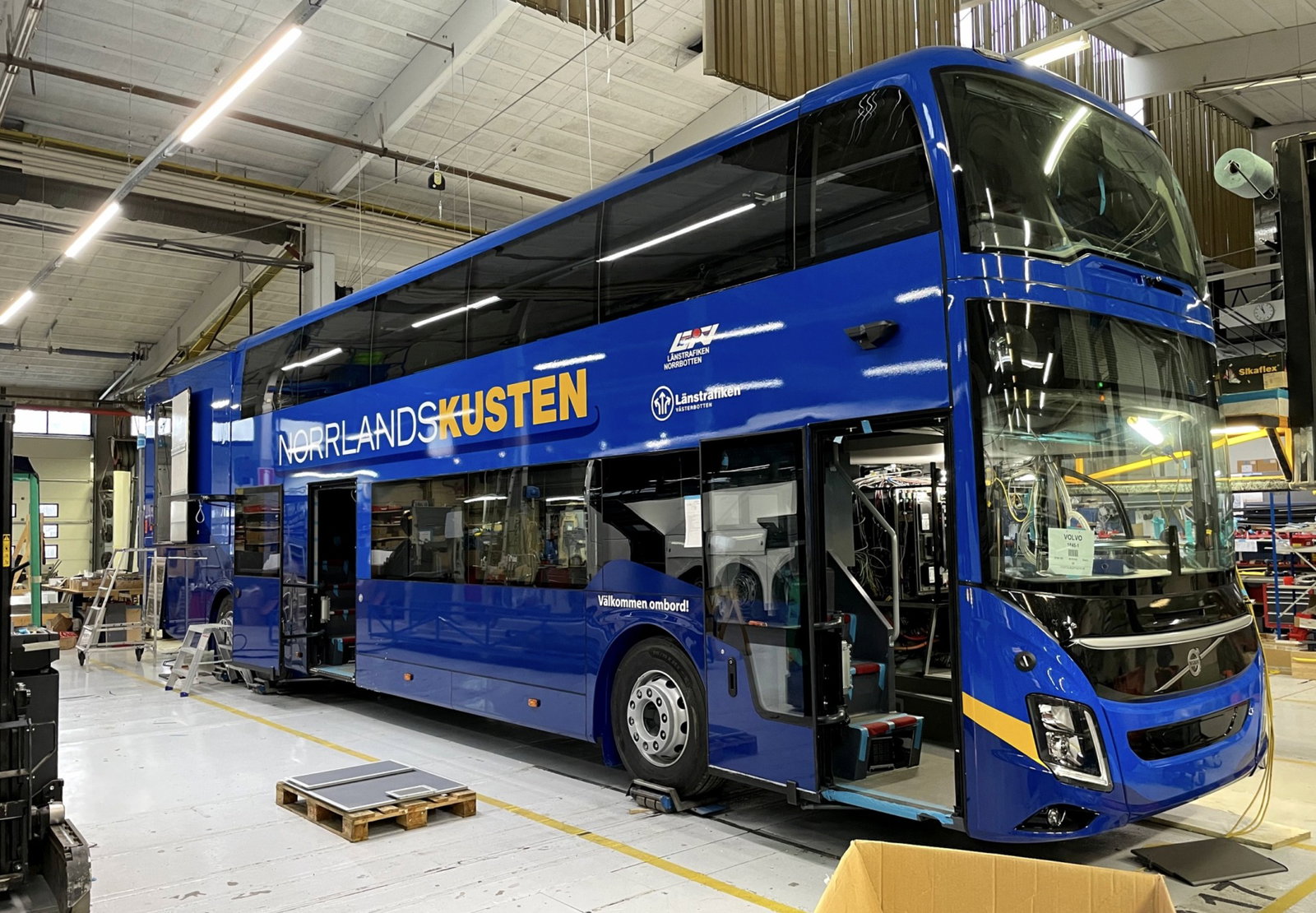 Elkészült a 100. emeletes Volvo 9700-as a Carrus Deltánál