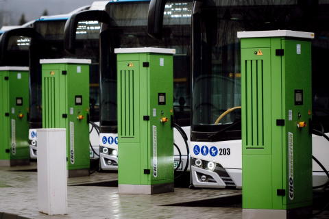 Elektromos Solarisokkal utazhatnak a marosvásárhelyiek