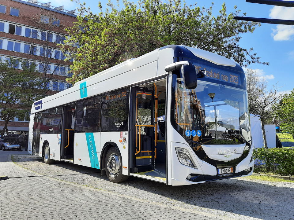 Idén is volt buszos látnivaló a BME KMSZ Szakmai Napján