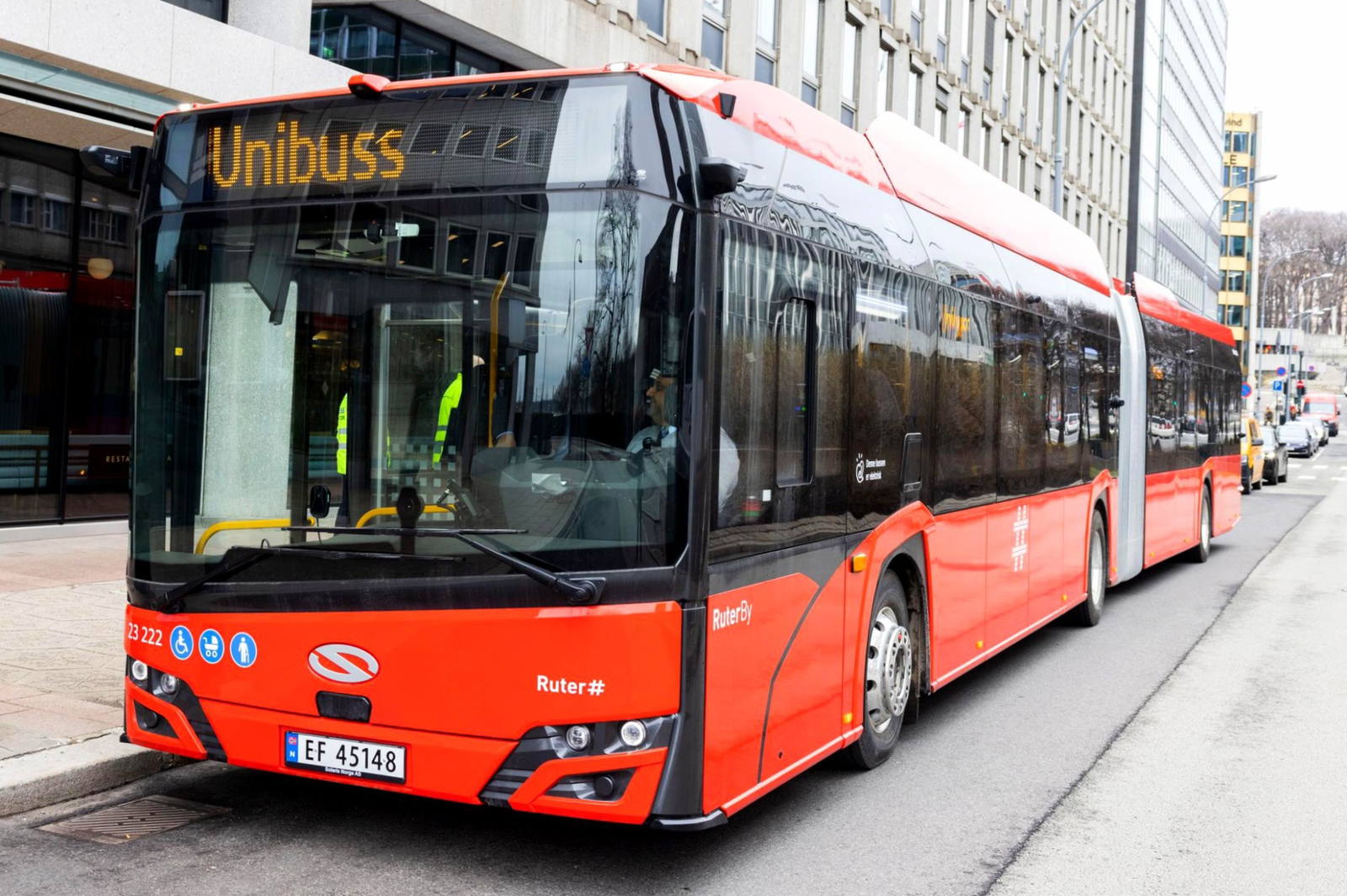 Vasárnap több mint 180 elektromos busz állt forgalomba Oslo utcáin