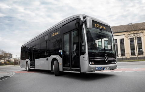 Háttérbe szorulhat a lítium-metál-polimer akkutechnológia a Daimler kínálatában