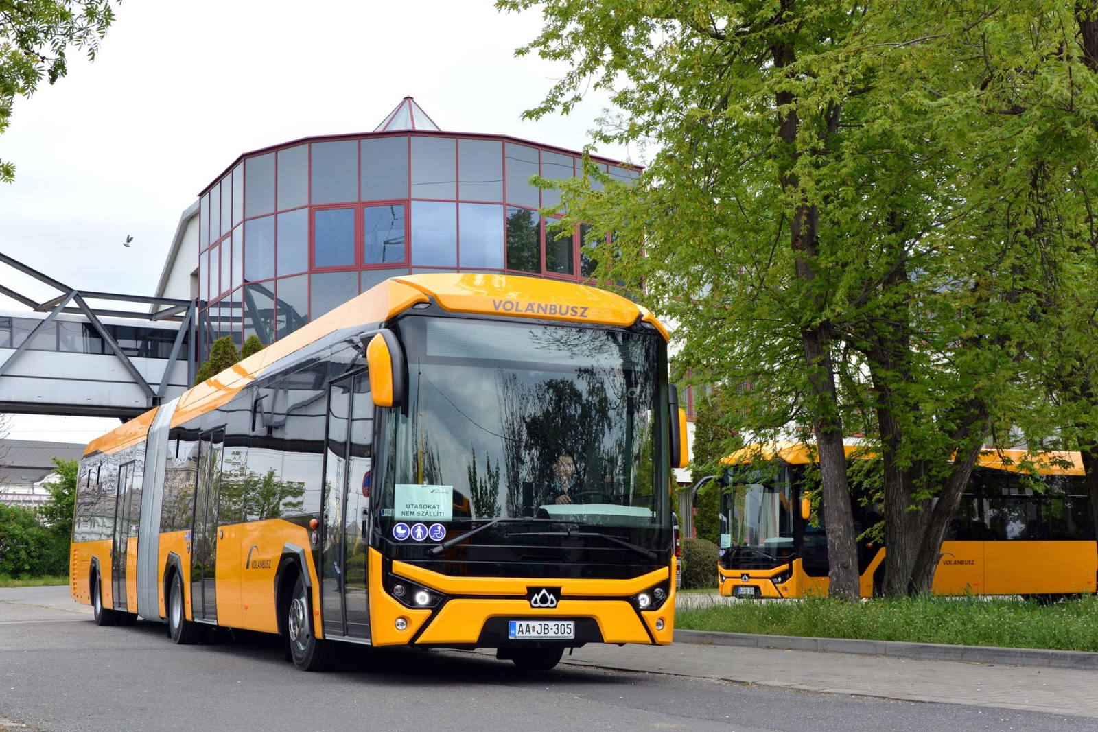 Százmilliós Econell csuklós buszokat szállít a Kravtex a Volánbusznak