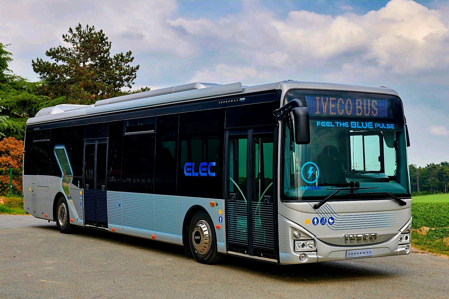 Új elektromos helyközi és városi típusokat mutatott be az Iveco Bus