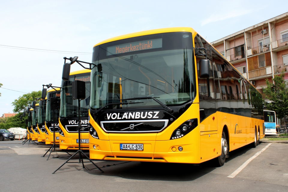 Volvo 8900-asok váltják Szeged környékén a kiöregedett háromtengelyes buszokat
