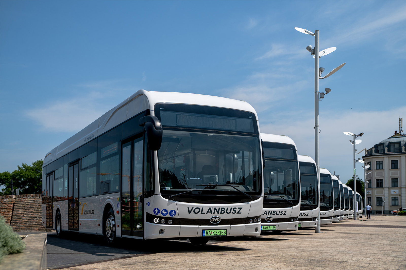 Tizenhárom BYD villanybusz áll forgalomba Győrben