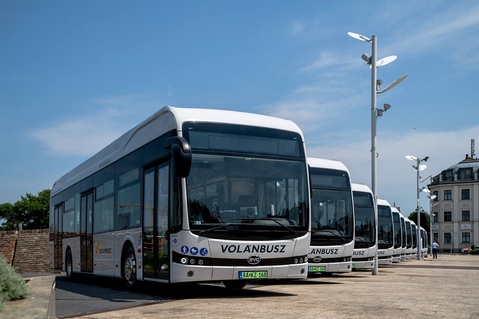 Tizenhárom BYD villanybusz áll forgalomba Győrben