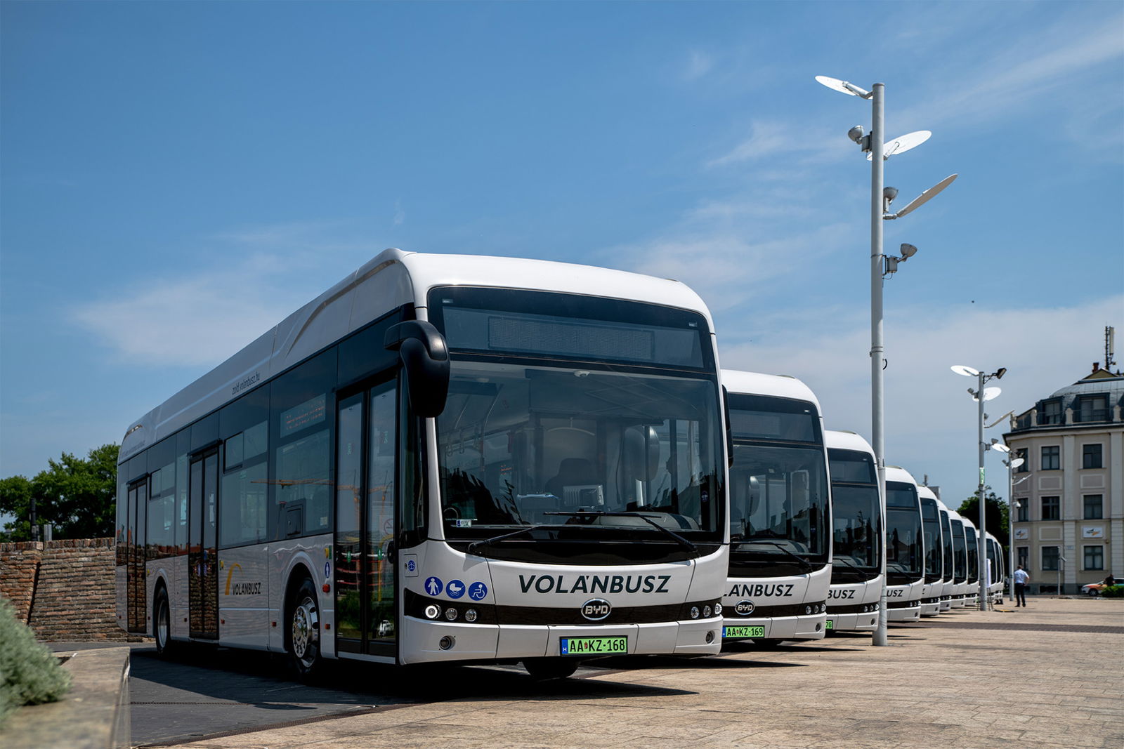 Tizenhárom BYD villanybusz áll forgalomba Győrben
