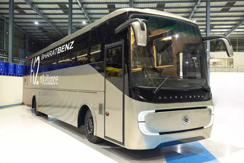 A BharatBenz bemutatta India első hidrogénhajtású távolsági autóbuszát