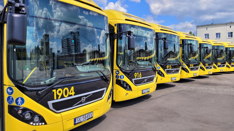 Huszonkét hibrid Volvót szállított le Katowicébe a Volvo Buses „végnapjait” élő lengyel buszgyára