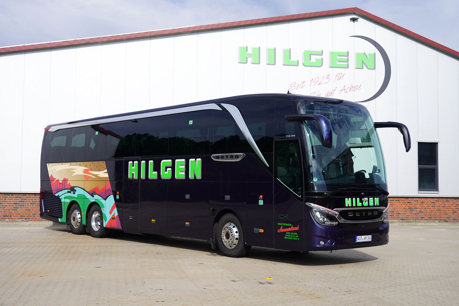 Csúcskategóriás Setra turistabusz a Hilgen-Reisen 100. születésnapjára