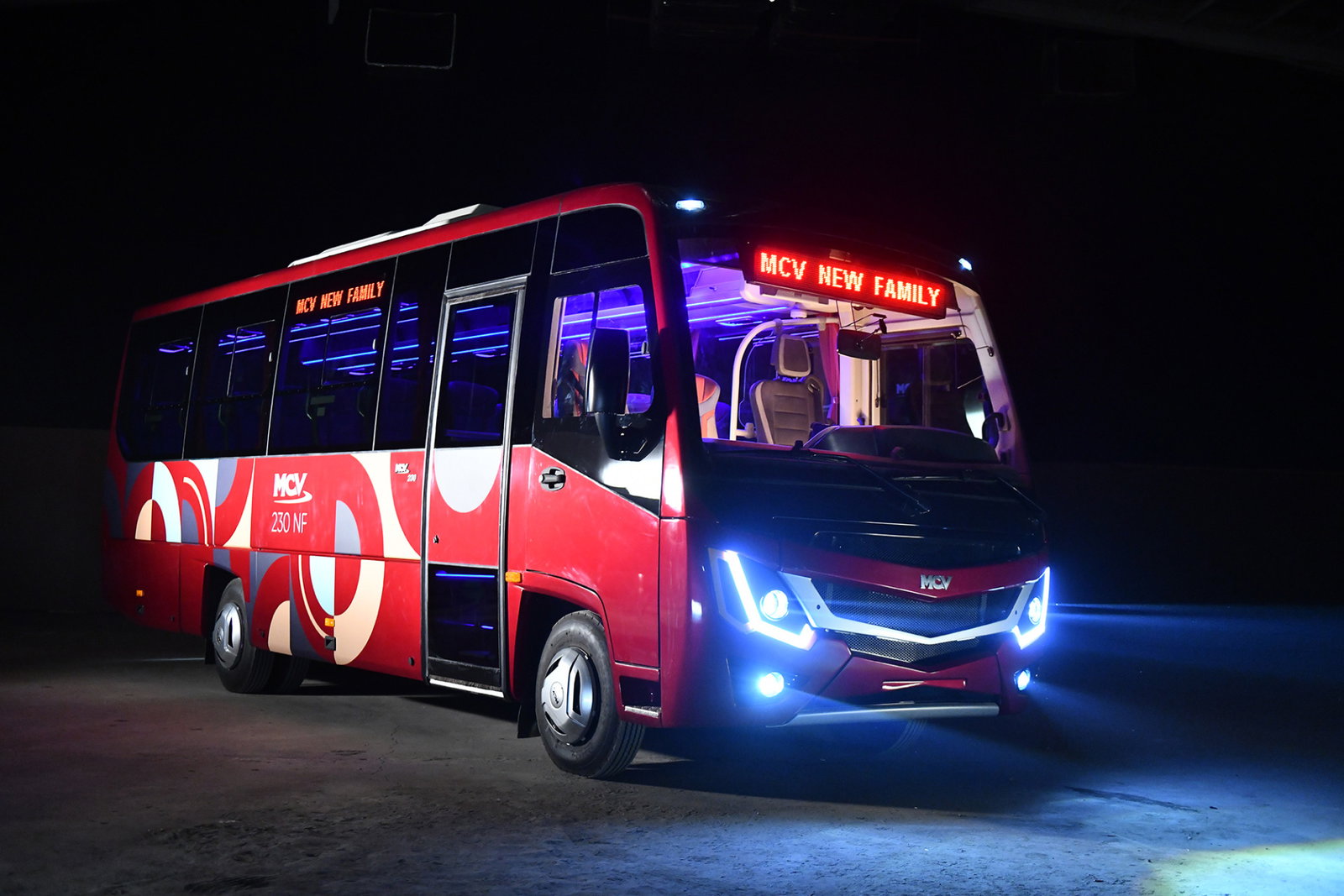 Magyar formatervű orrmotoros midibusszal bővül az MCV kínálata