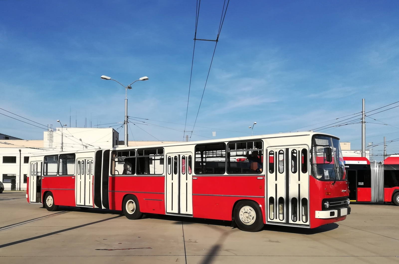 Magyar céggel újíttatta fel Ikarus 280-as nosztalgiabuszát a pozsonyi DPB