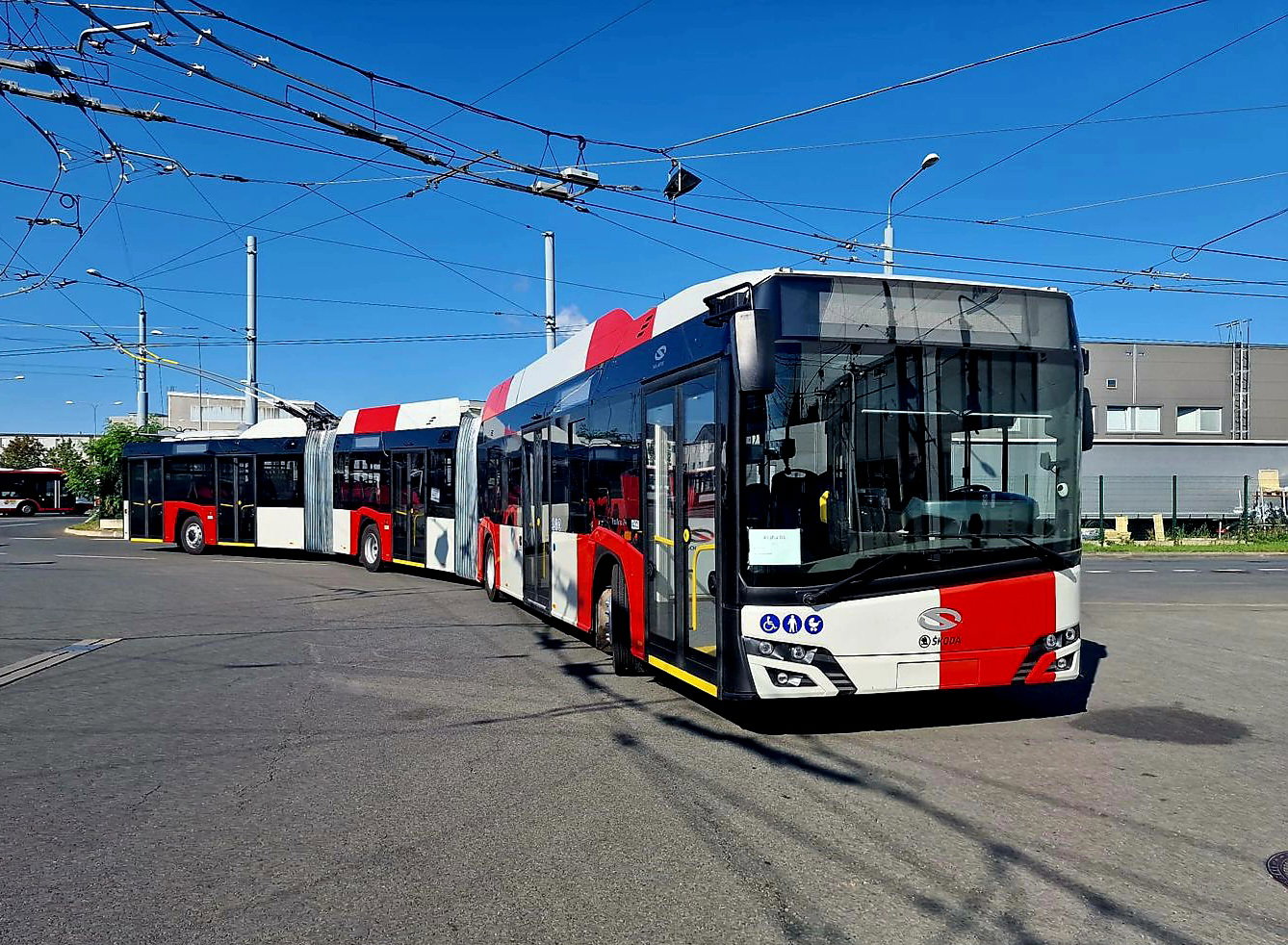 Bemutatta a Škoda az első prágai Solaris-Škoda Trollino 24-est