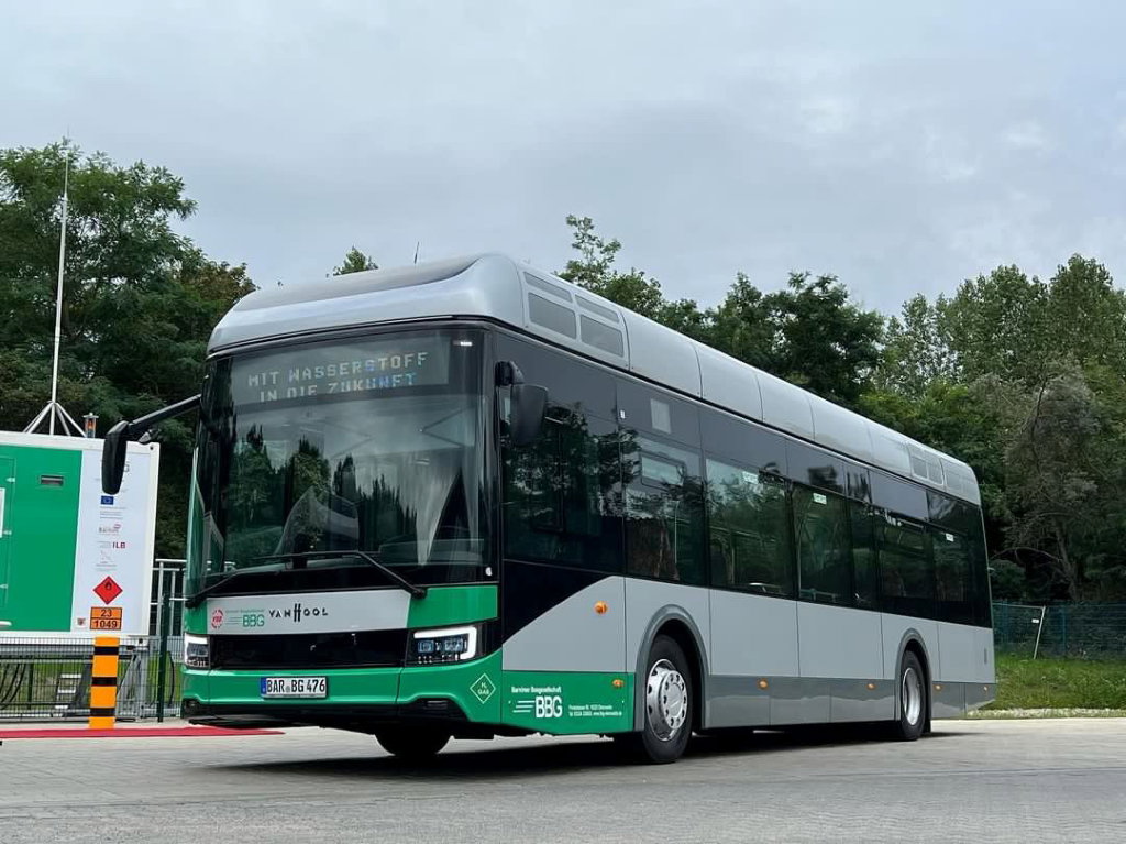 Megérkeztek a Barnimer Busgesellschaft hidrogénhajtású Van Hool A12-esei