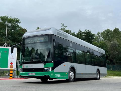 Megérkeztek a Barnimer Busgesellschaft hidrogénhajtású Van Hool A12-esei