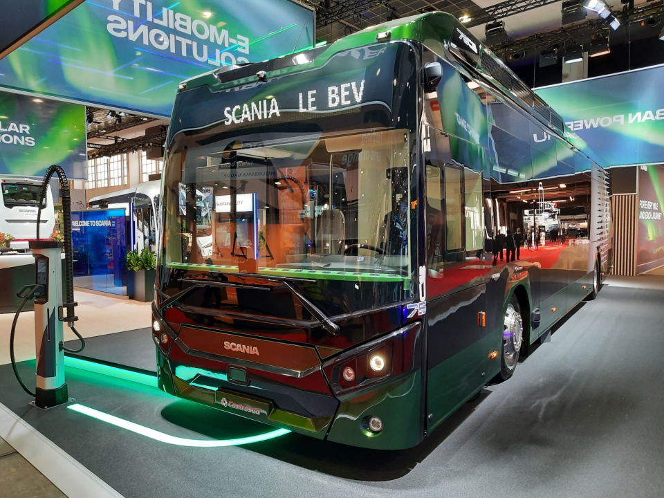 Busworld Europe 2023: Castrosua felépítménnyel mutatkozott be a Scania új elektromos alváza