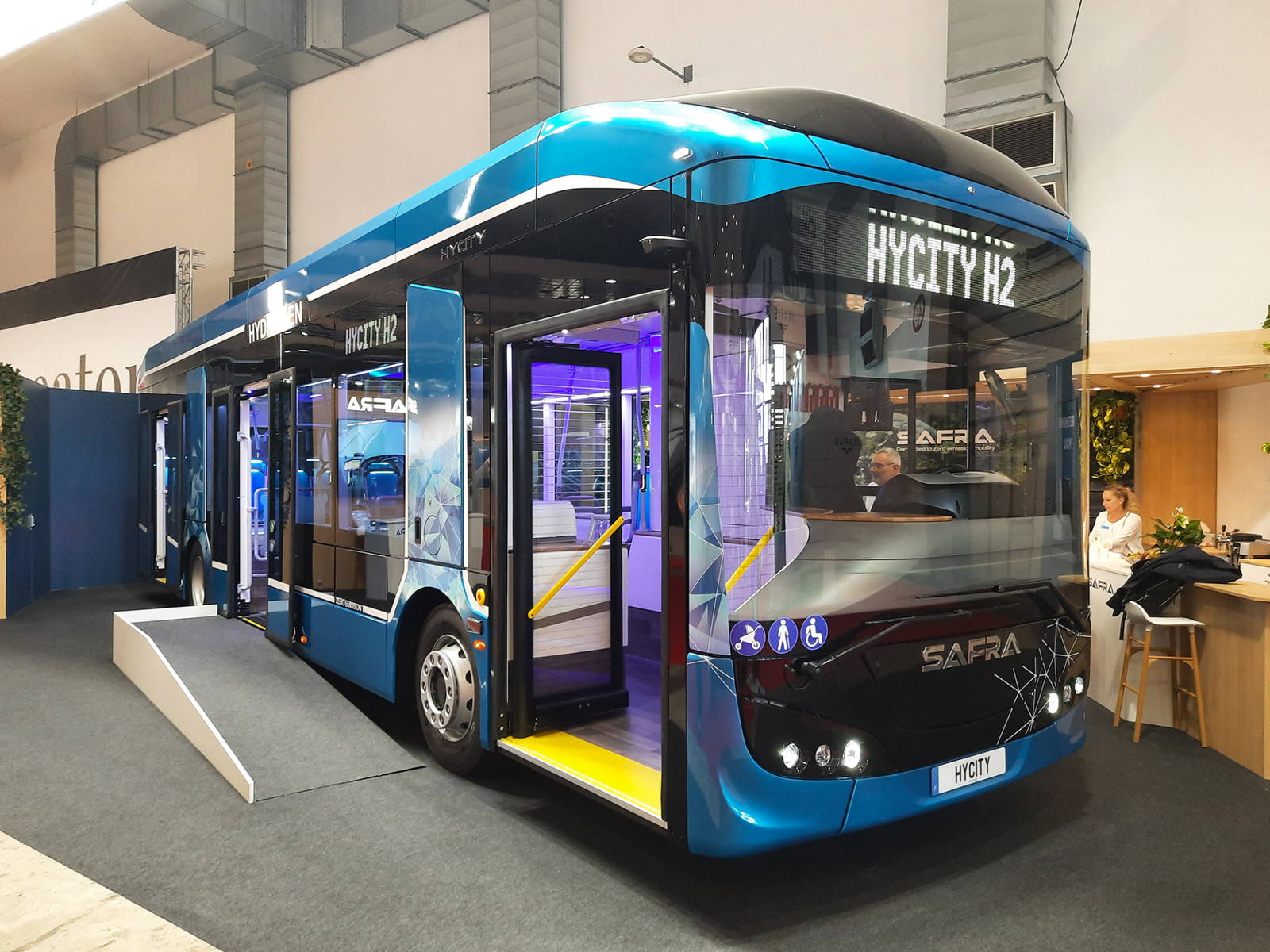 Busworld Europe 2023: látványosra sikerült a Safra új hidrogénbusza