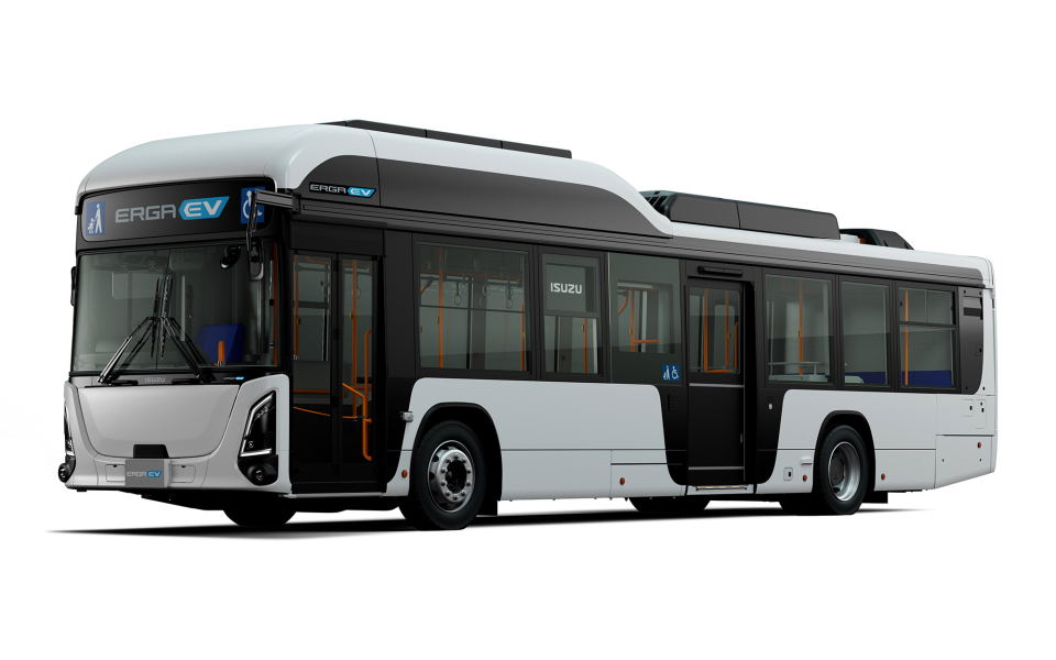 Az elektromobilitás útján a japán buszgyártás: bemutatkozott az Isuzu Erga EV
