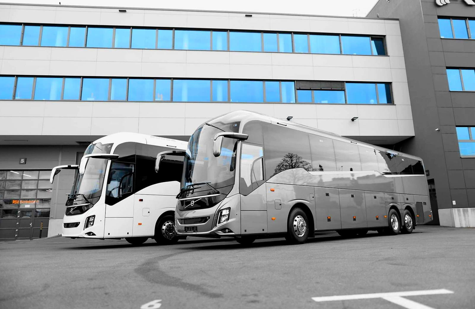 A spanyol Sunsundegui gyártja tovább a Volvo egyszintes turistabuszait