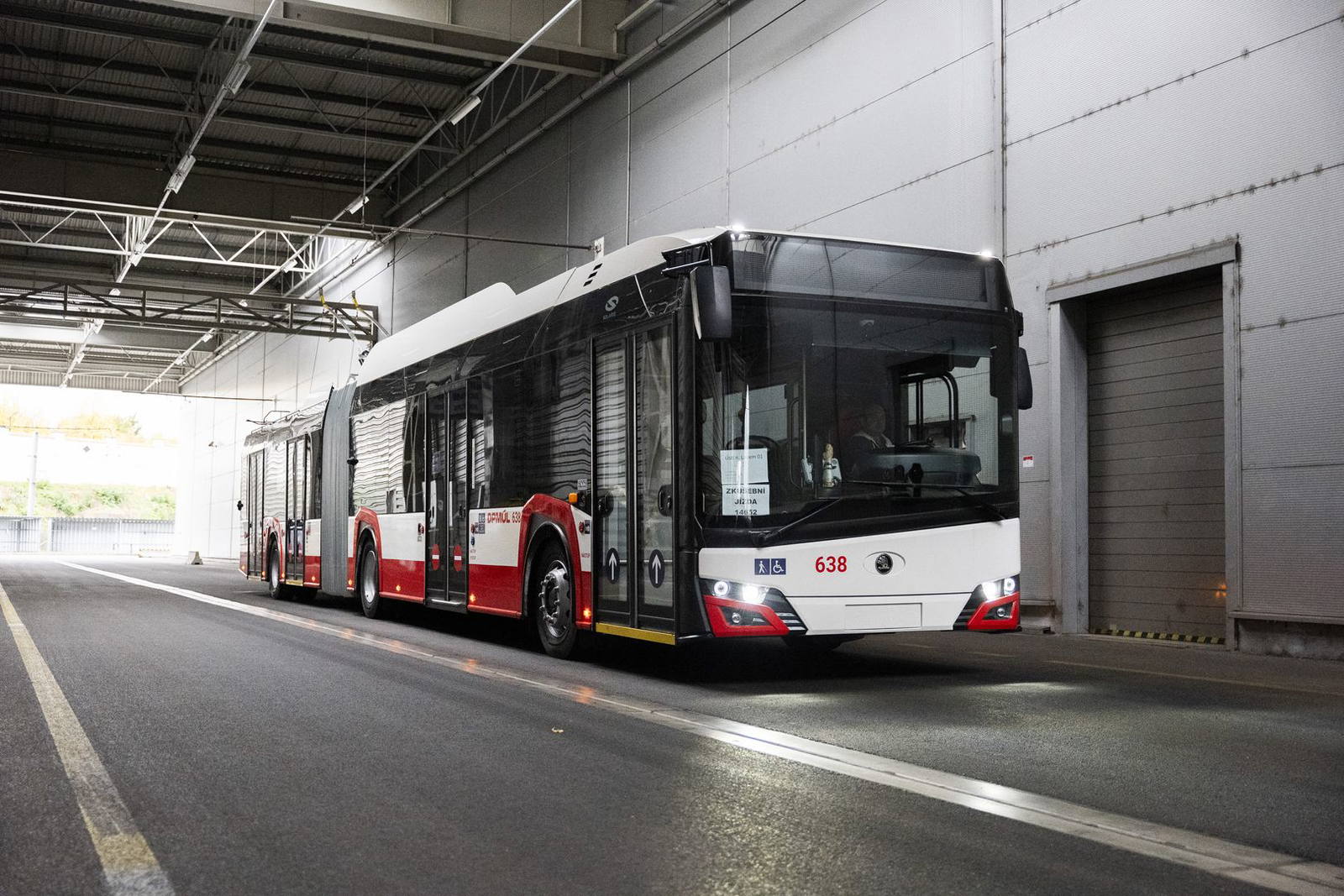 Megkezdődtek Ústí nad Labem első új Škoda 27 Tr trolibuszának próbafutásai