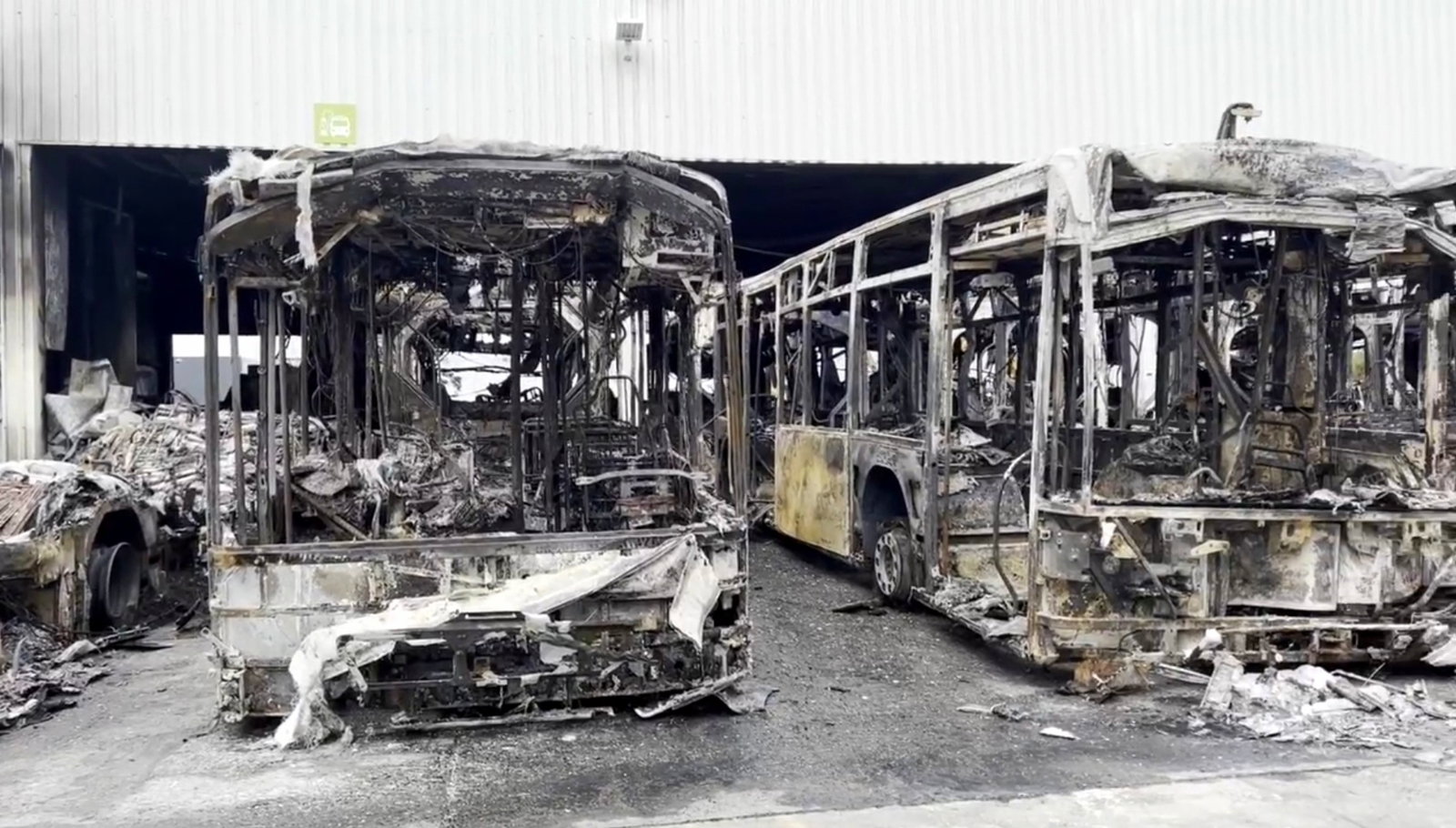 Garázstűzben veszett oda a belga Multiobus 13 Ebusco villanybusza