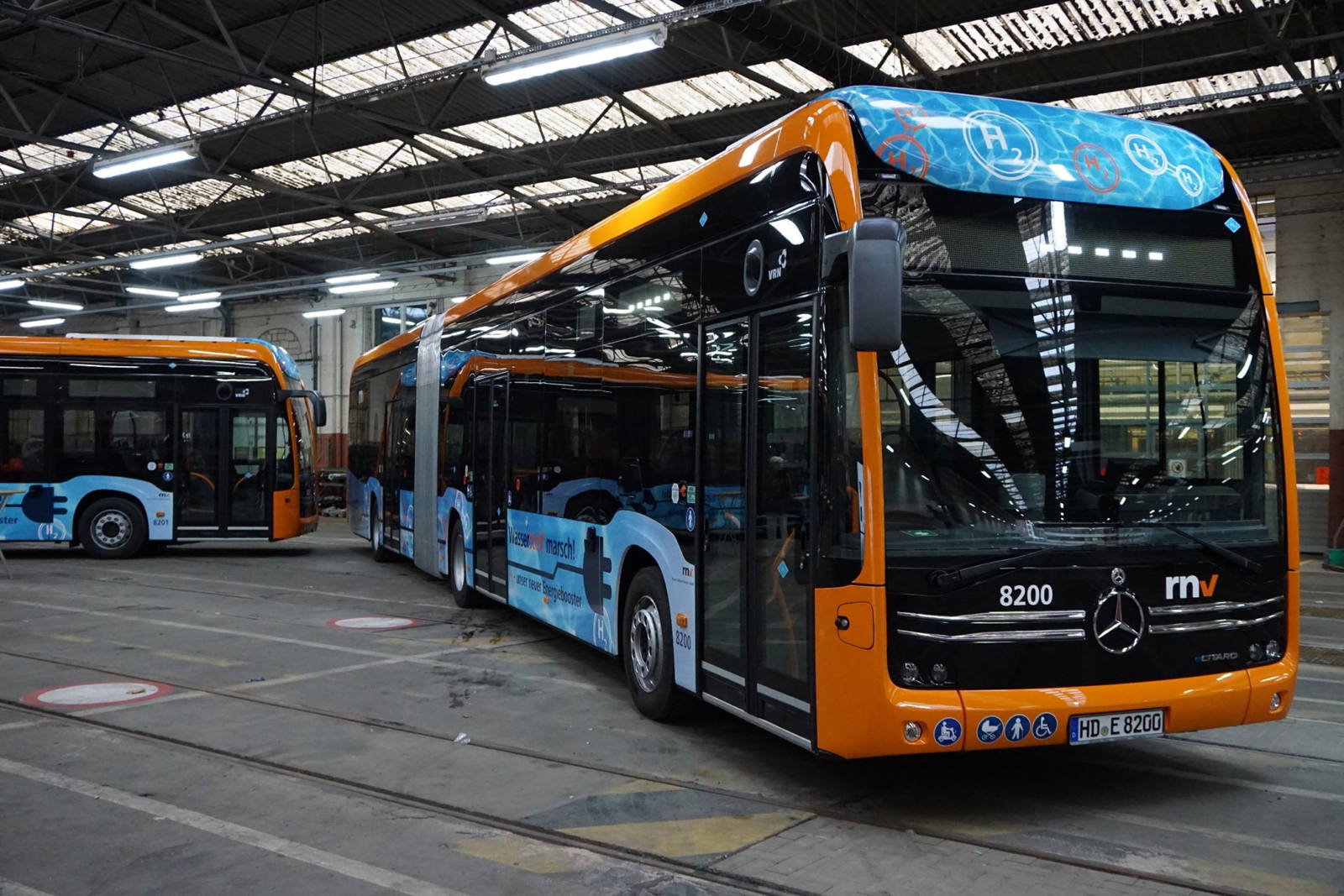 A Daimler Buses átadta az első sorozatgyártású üzemanyagcellás eCitarókat