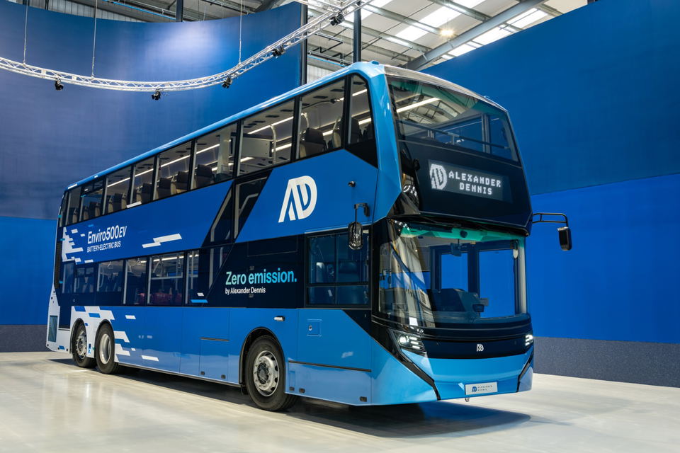 Hongkongban nyert tendert új háromtengelyes emeletes villanybuszával az Alexander Dennis