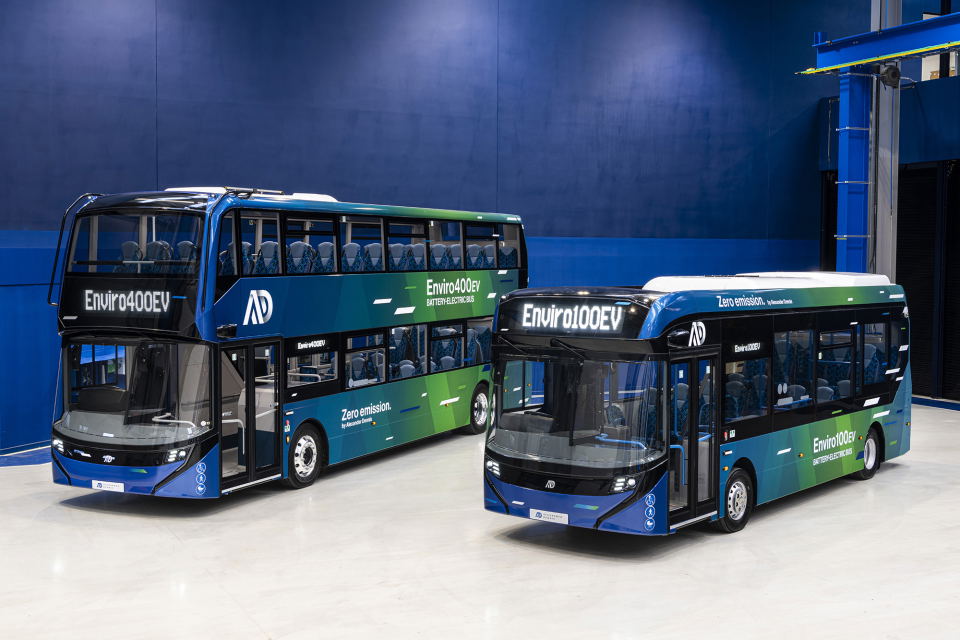 Kettős premiert ünnepel az Alexander Dennis: íme az új Enviro400EV és Enviro100EV