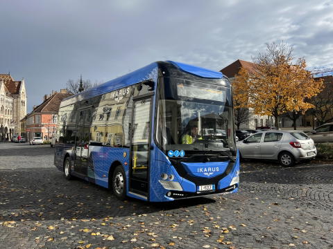 A budai Várban próbázik az Ikarus 80e prototípusa